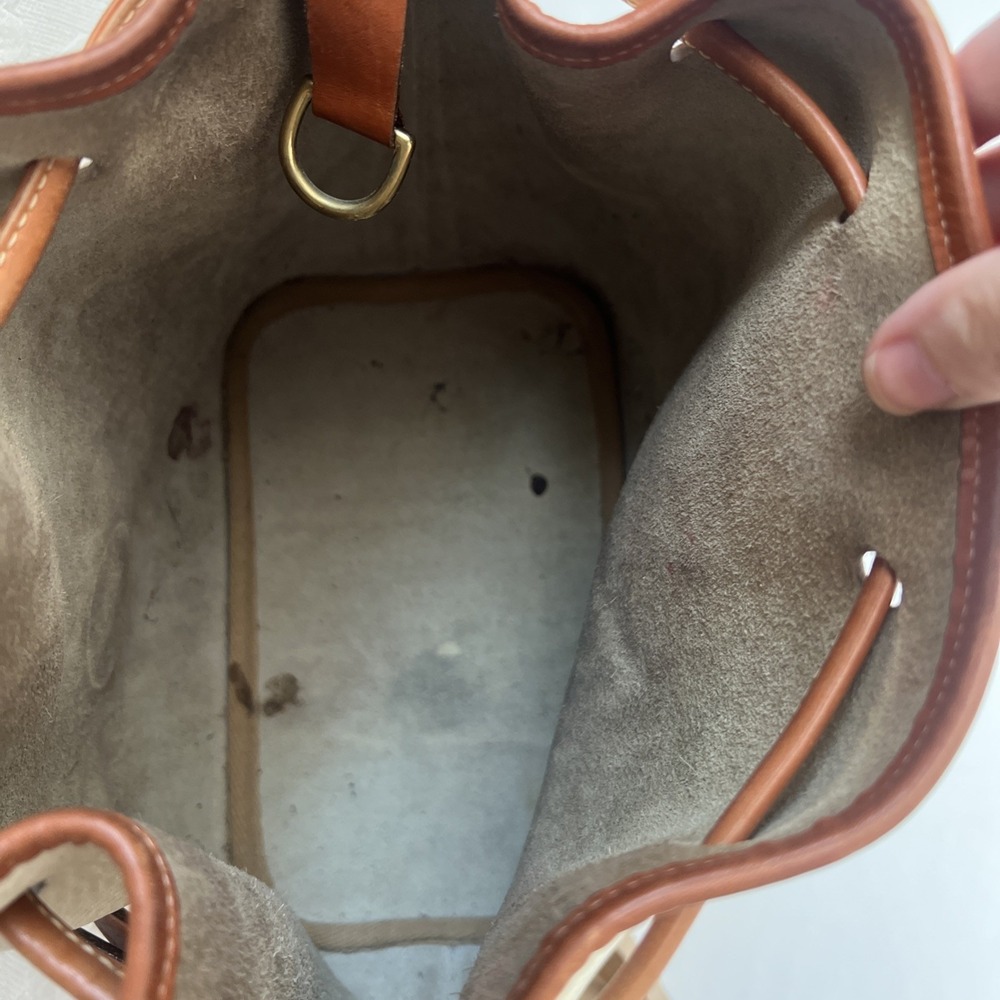Dooney & Bourke Vintage Leather Drawstring Bucket Bag White Tan Tassel USA VTG - Picture 11 of 13